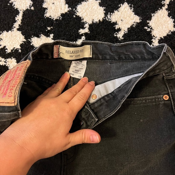 LEVIS 550 Black Denim Shorts - Picture 2 of 4